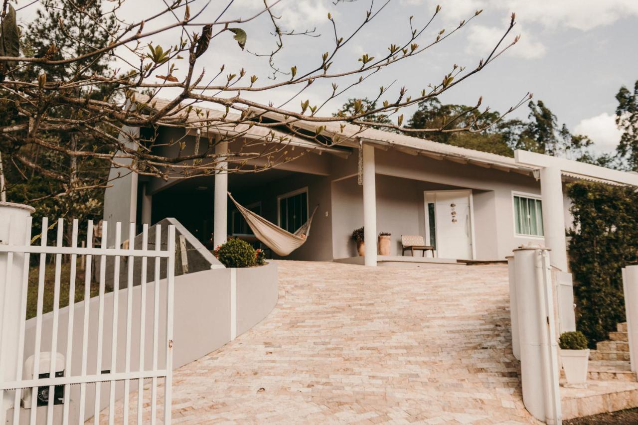 Casa Confortavel Em Local Tranquilo. Rodeio Екстериор снимка
